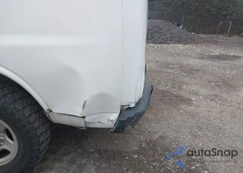 2005 Chevrolet Express z USA, uszkodzony, nr VIN 1GCFG15X351177516